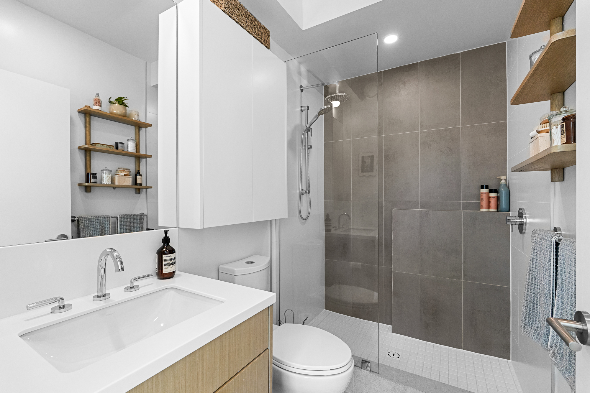 #203 - 650 E. 2nd Street